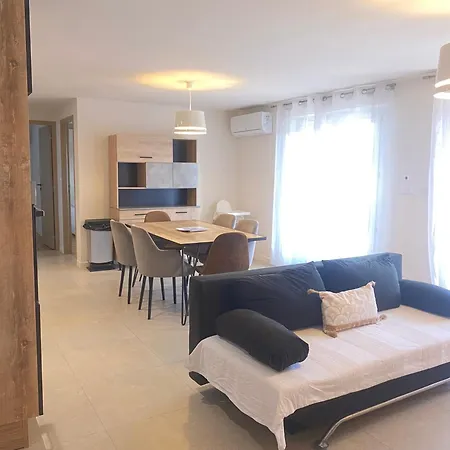T3 Des Ecorchats Holiday home *